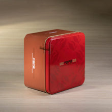 Carica l'immagine nel visualizzatore di Gallery, Latta Papa con Confetti "Cioccogolosone" incartati sing. 500gr - vari colori