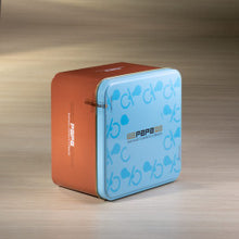 Carica l'immagine nel visualizzatore di Gallery, Latta Papa con Confetti "Cioccogolosone" incartati sing. 500gr - vari colori